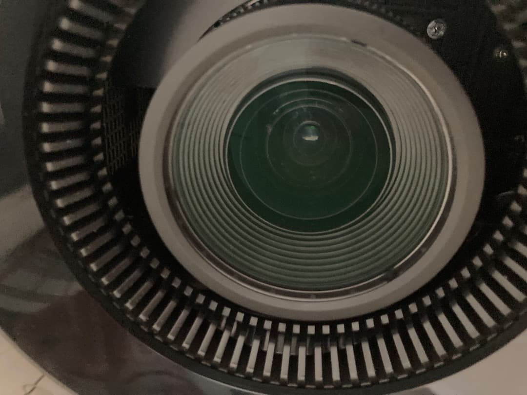 ソニー製　4k プロジェクター　vpl-vw255