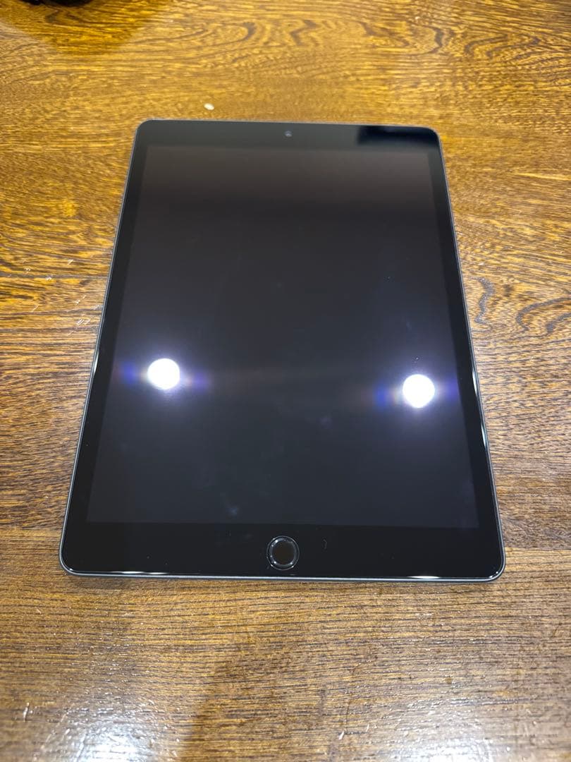 iPad 第７世代　　Wi-Fiモデル　32GB