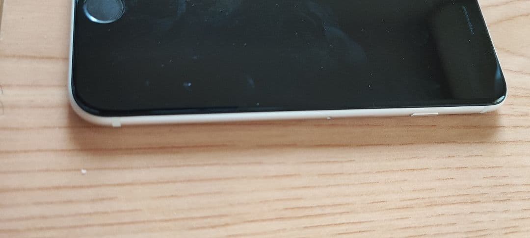 最終価格！早い者勝ち美品！iPhone se 第３世代　128GB SIMフリー