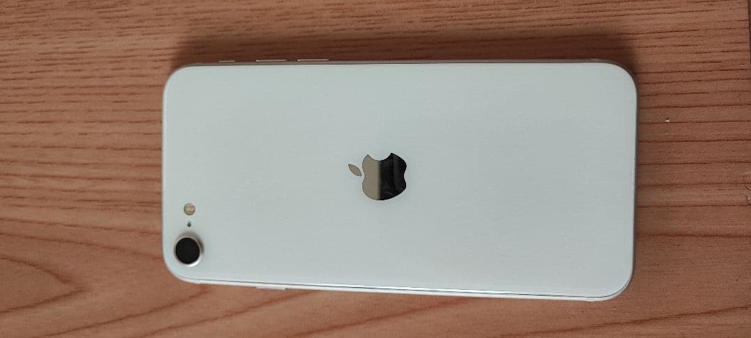 最終価格！早い者勝ち美品！iPhone se 第３世代　128GB SIMフリー