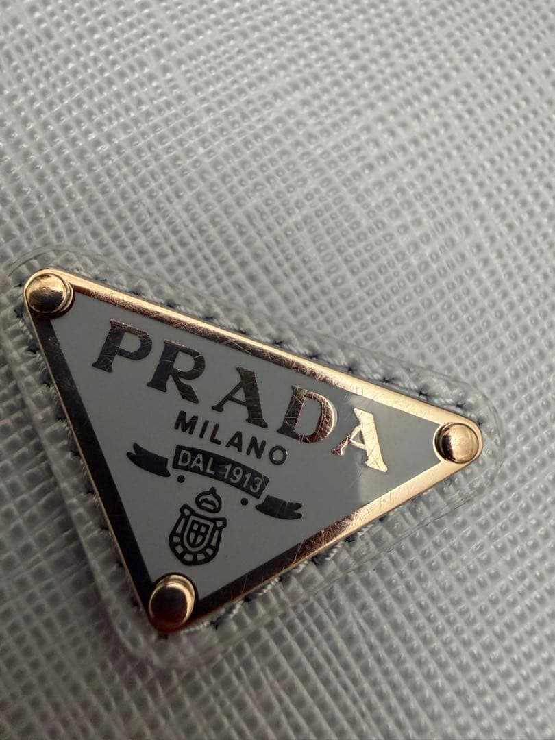 ままん☆です。 PRADA iPhoneケース