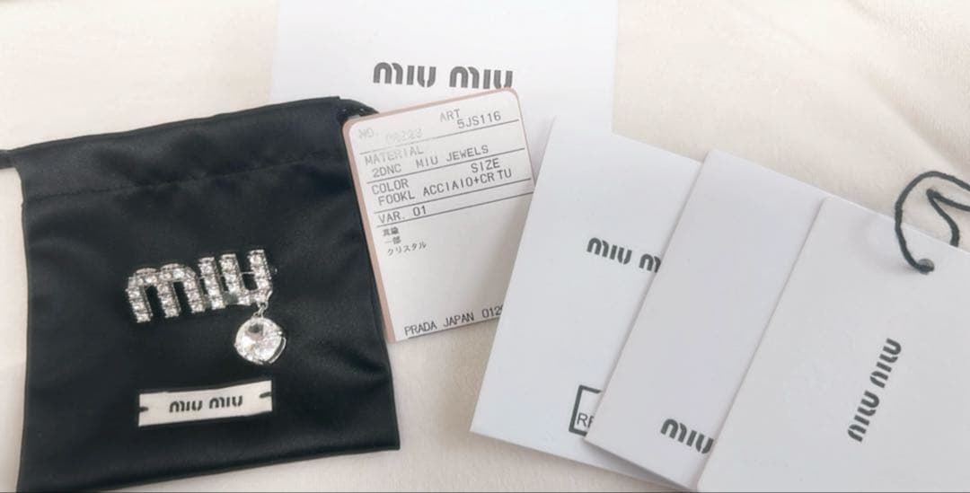 MIUMIU ブローチ