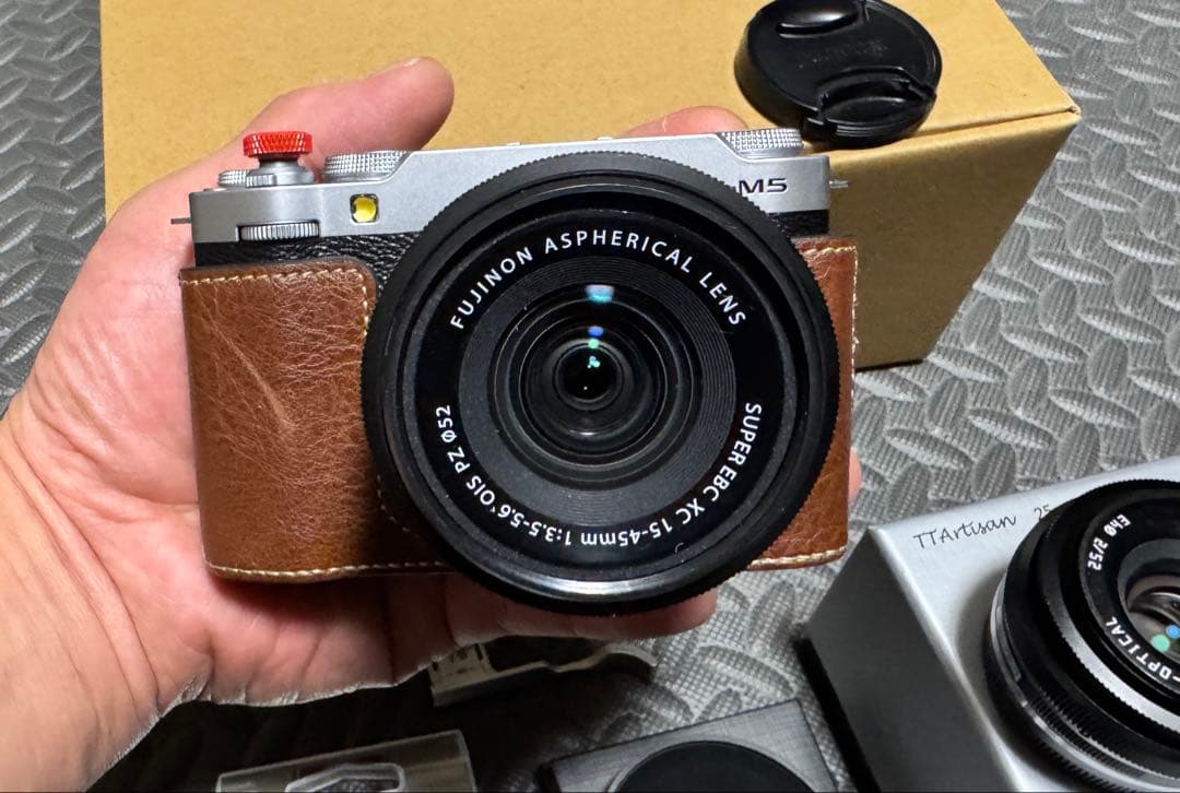 FUJIFILM X-M5レンズキットXC 15-45mm レンズ他付属品色々有