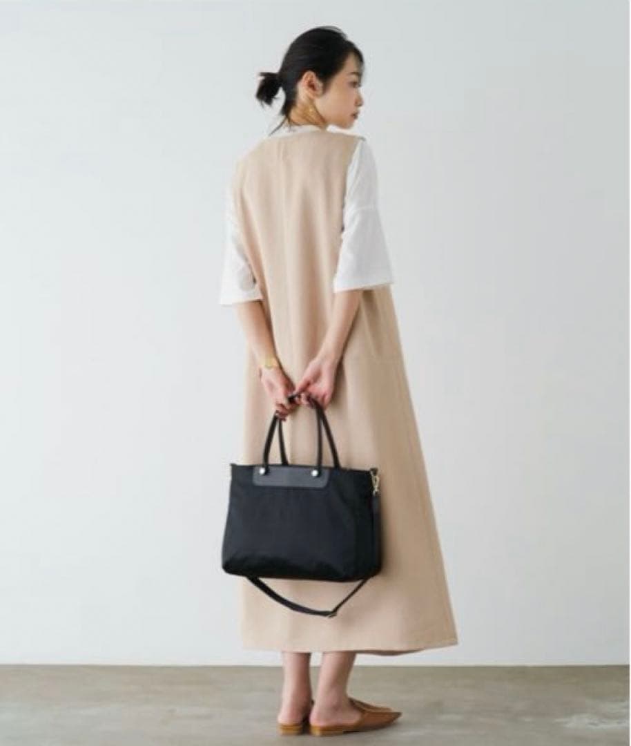 超美品ラシット今期A4入るポケット多数三層構造メタルロゴ2wayバッグ