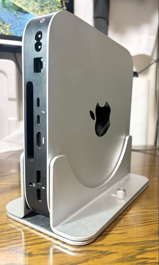 M2 Mac mini 8GB / 256GB & アルミスタンドセット