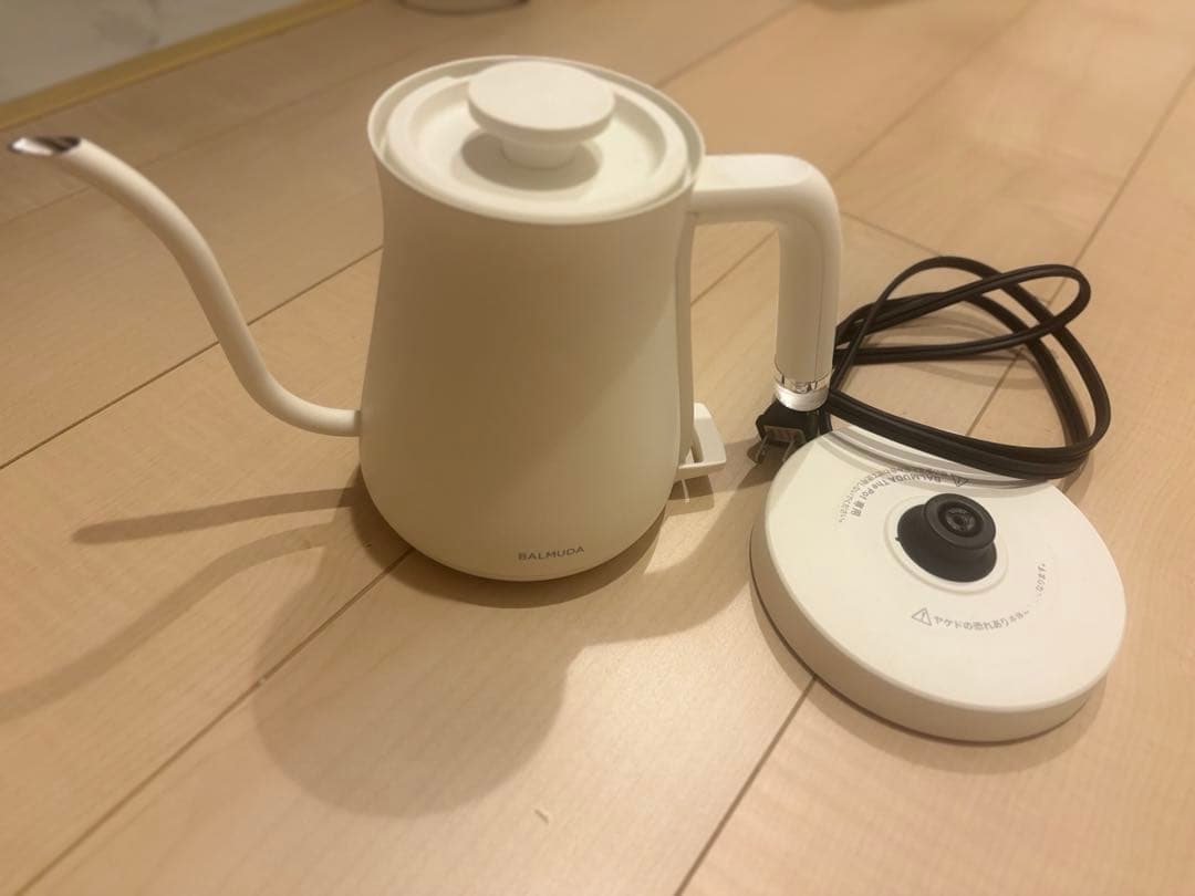 美品　バルミューダ　ケトル