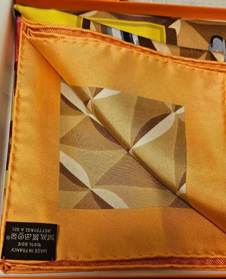 HERMES シルク ハンカチ 幾何学模様