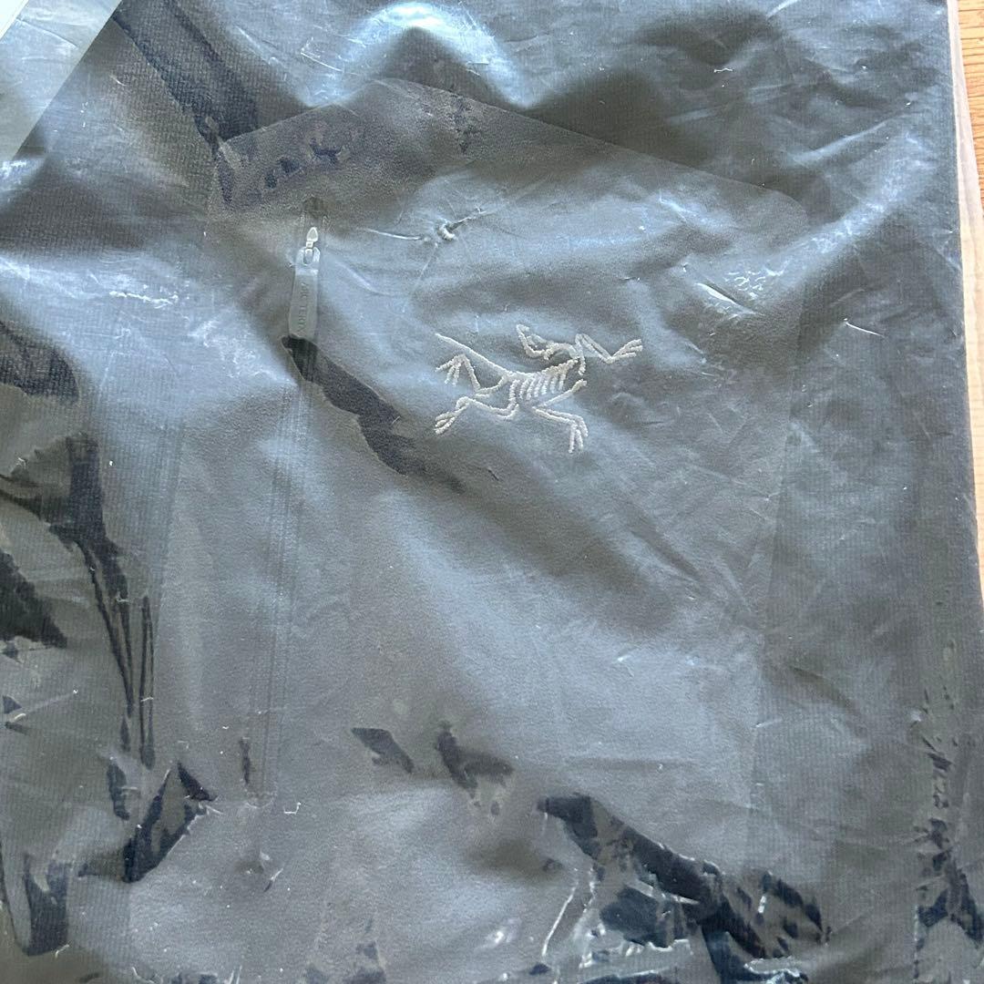 た*な様 入手困難！新品未使用！アークテリクス　エンブレムフリースクルー