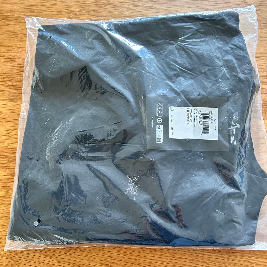 た*な様 入手困難！新品未使用！アークテリクス　エンブレムフリースクルー