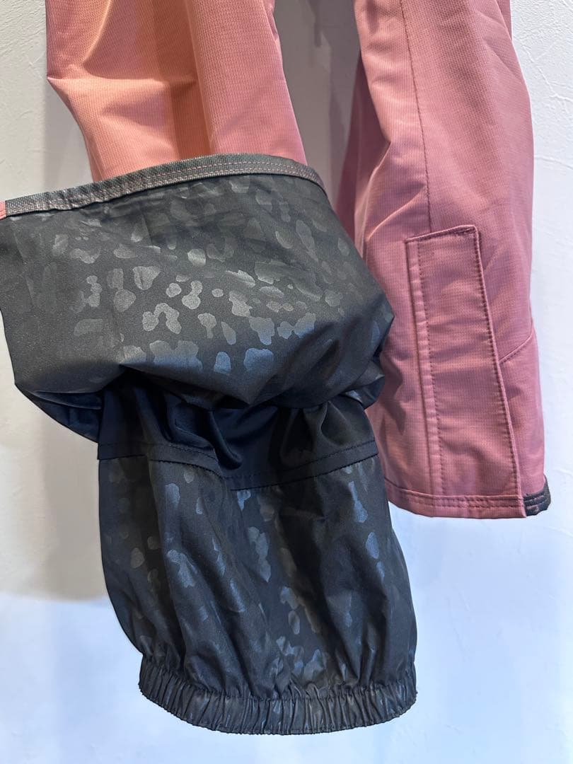 VOLCOM ウーマンズ用　スノーボードウェア　サイズM