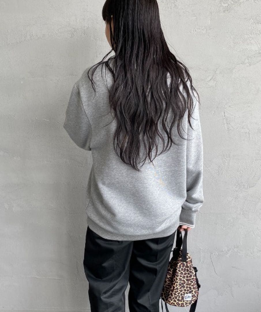 h*r様 FRED PERRYワンポイントロゴ刺繍 クルーネックスウェット