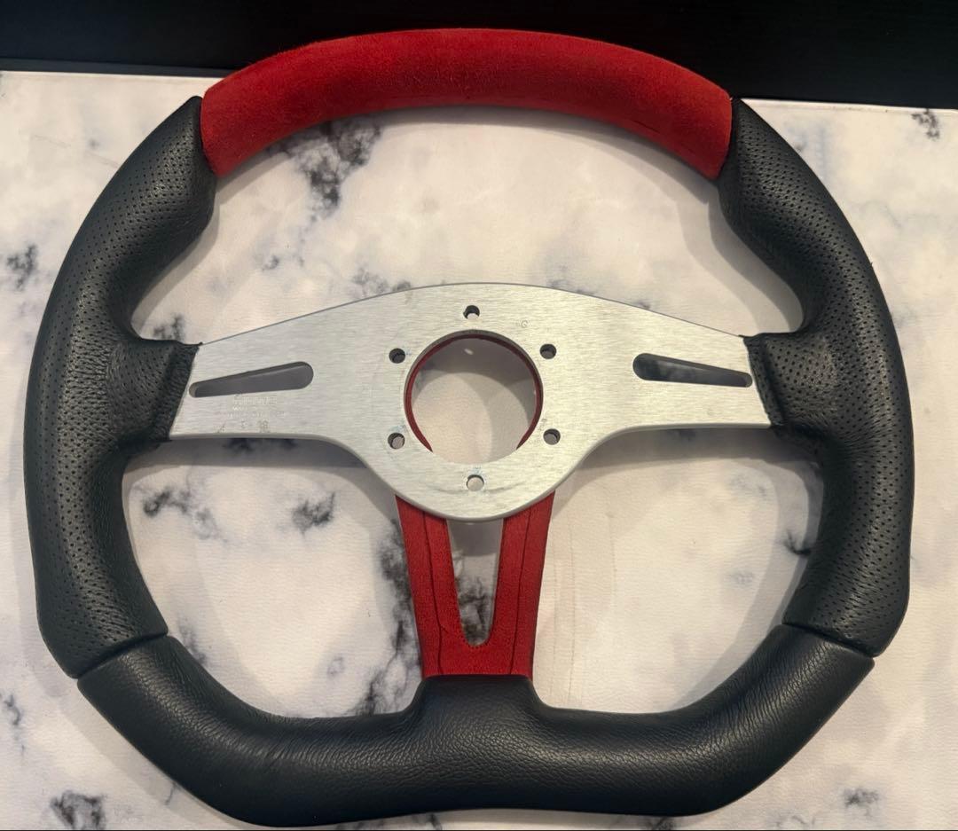 momo ステアリング　モモ　ハンドル　D型