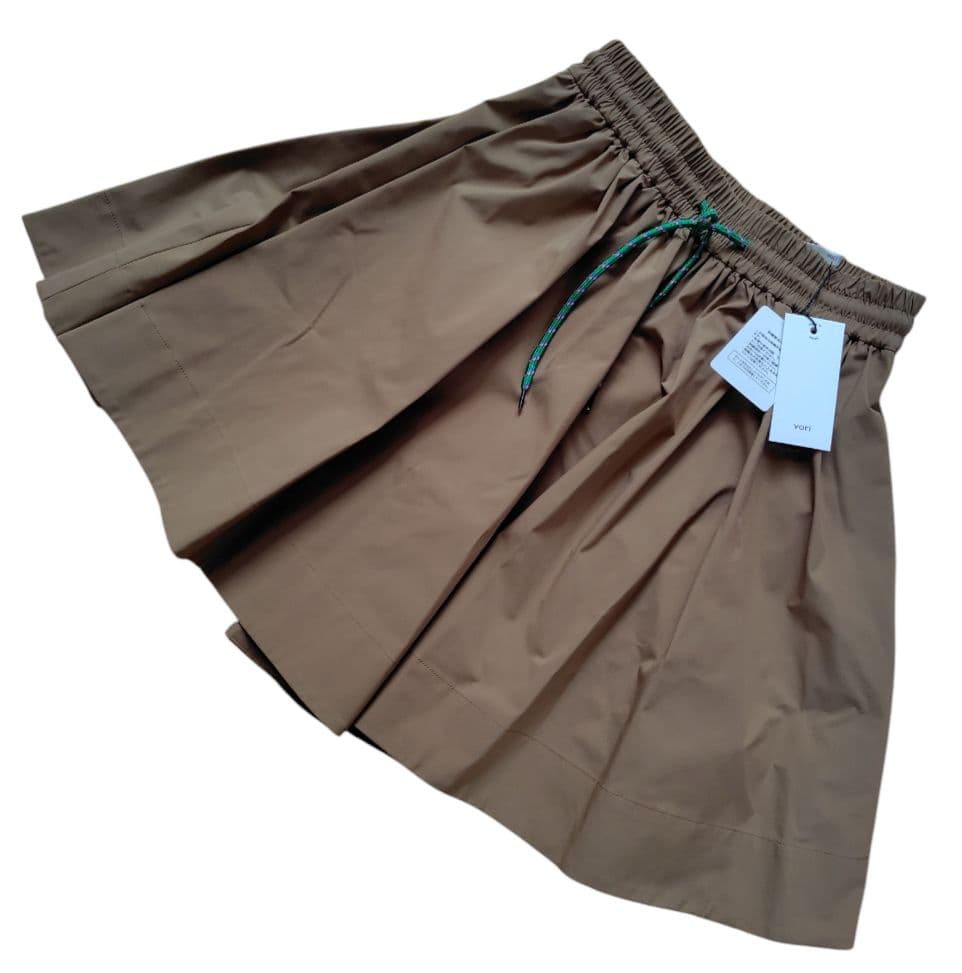 【yori】25商品新品　撥水フェスショートパンツ　36 キャメル