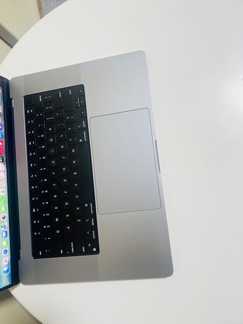 Macbook M1 Pro 16インチ 2021 16GB/ 512GB