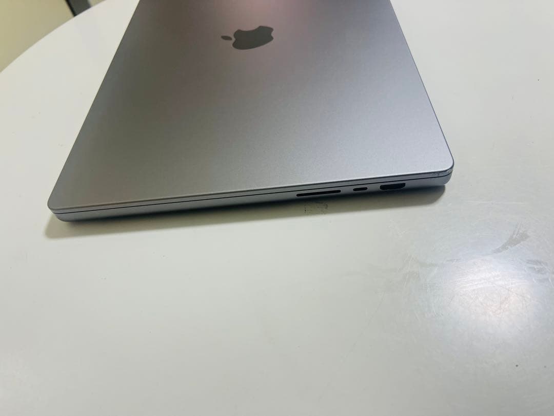 Macbook M1 Pro 16インチ 2021 16GB/ 512GB