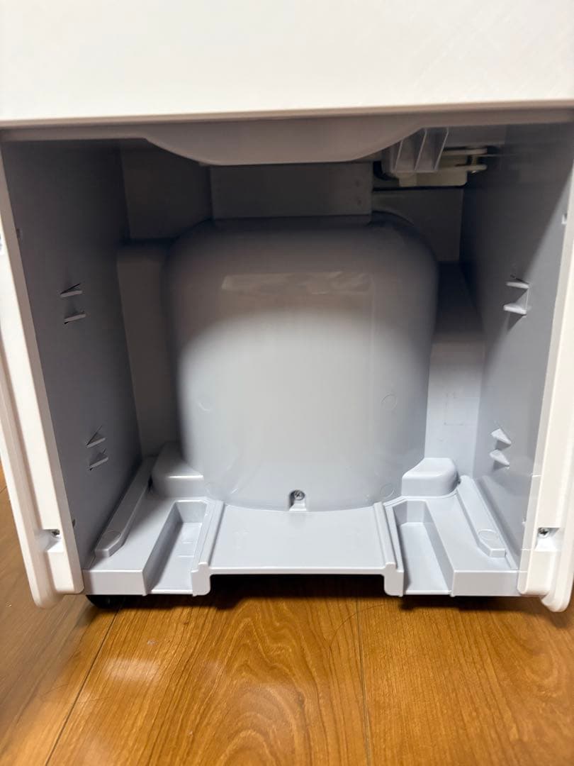 美品　YAMAZEN　除湿機　EDC-H60　2024年製