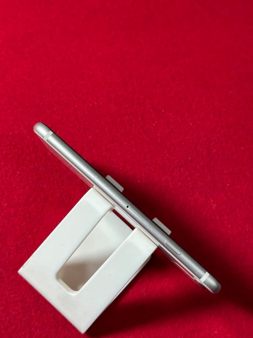 【6523】iPhone SE3第3世代スターライト 64GB simフリー