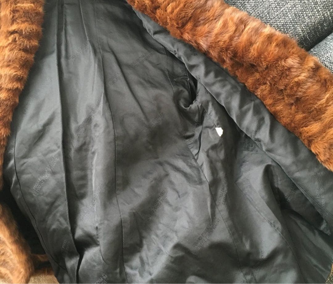 美品 　PIKENZ MILANO　イタリア製　毛皮　コート
