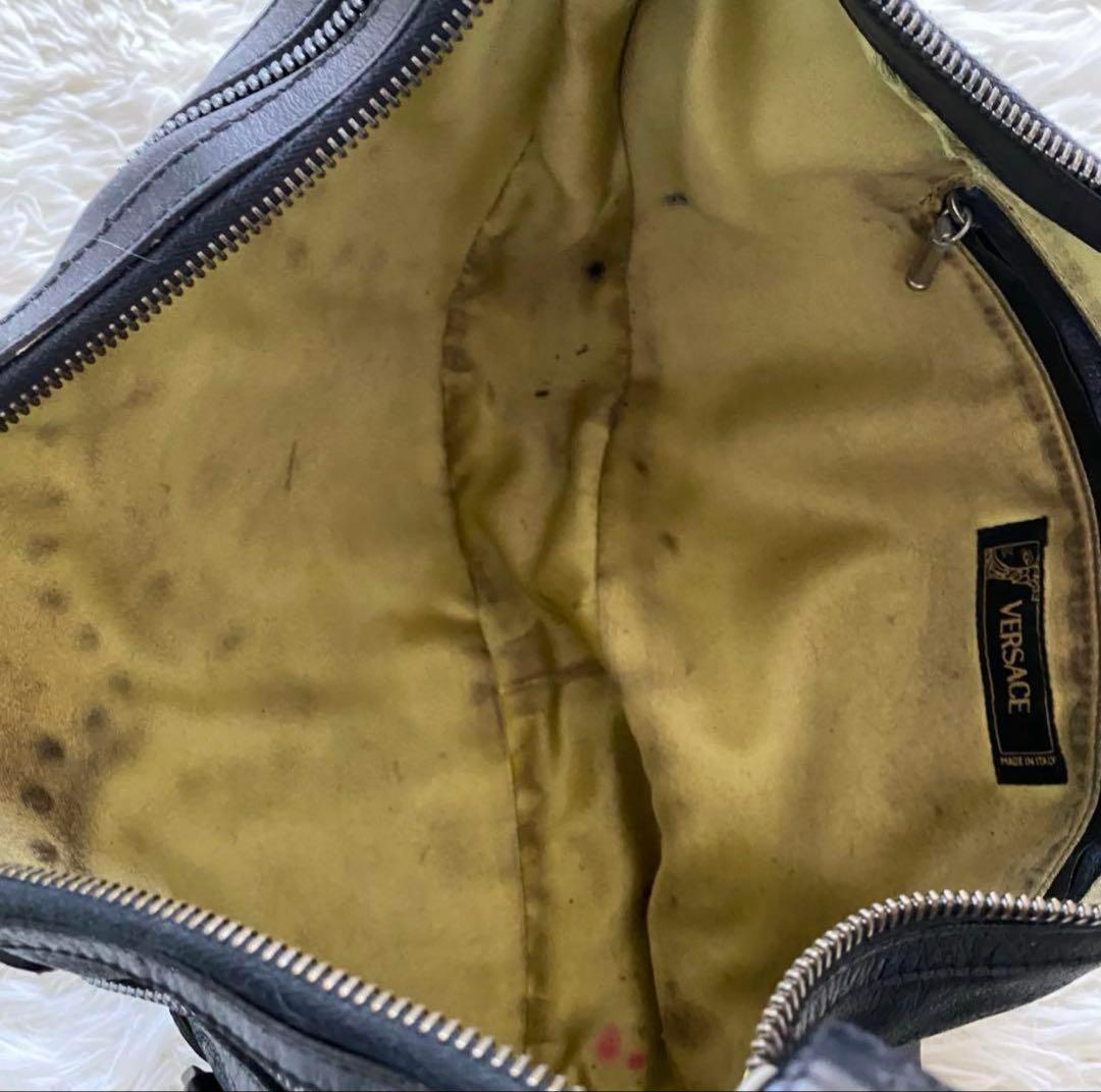 ヴェルサーチ ホーボー ショルダーバック メデューサ レザー スタッズ 黒