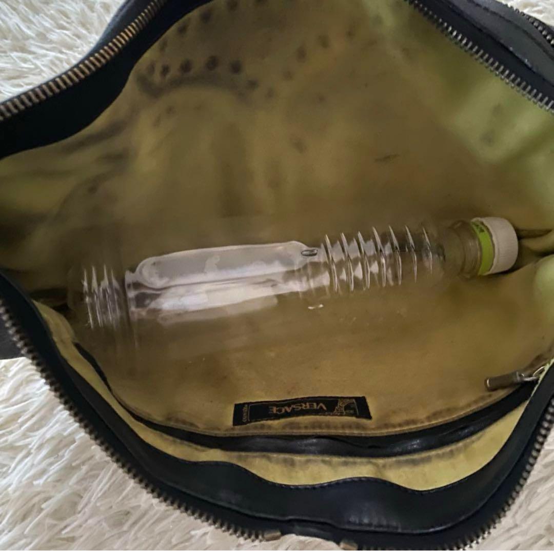 ヴェルサーチ ホーボー ショルダーバック メデューサ レザー スタッズ 黒