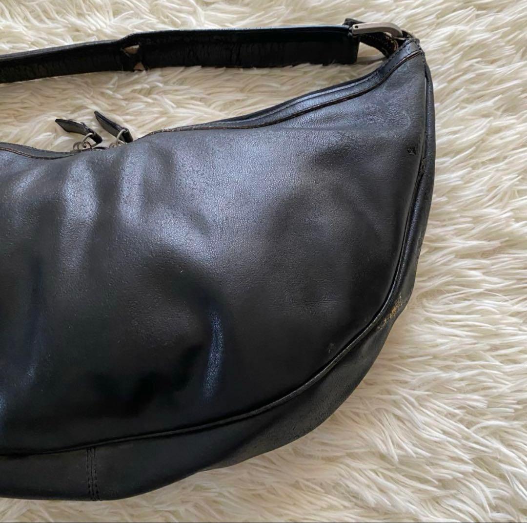 ヴェルサーチ ホーボー ショルダーバック メデューサ レザー スタッズ 黒