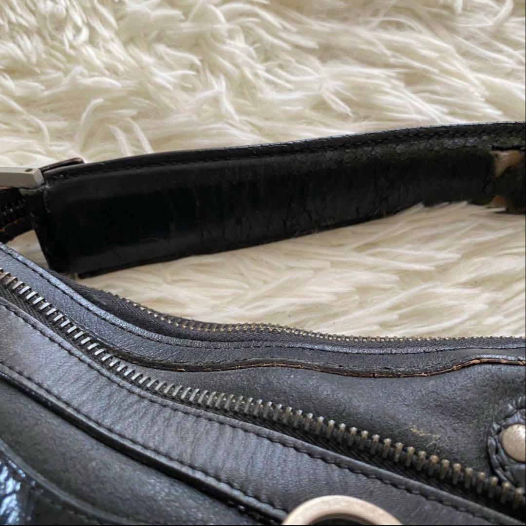 ヴェルサーチ ホーボー ショルダーバック メデューサ レザー スタッズ 黒