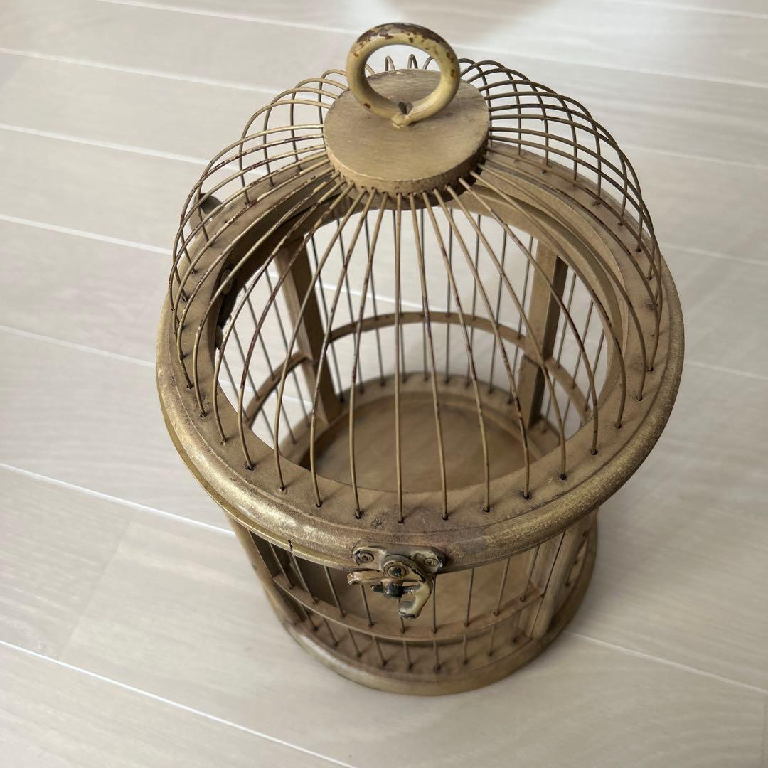 アンティークゴールドの鳥かご