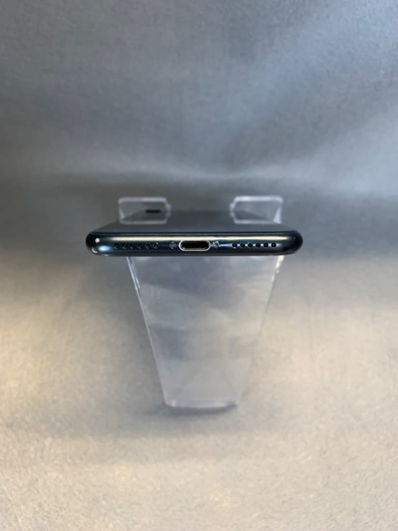 中古美品 国内版 SIMフリー iPhoneSE 第3世代 128GB