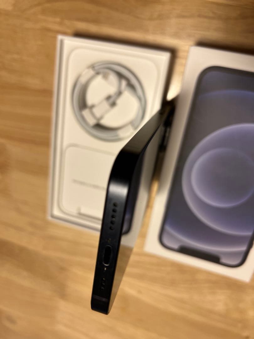 美品 iPhone 12 ブラック 64GB 本体 箱・充電ケーブル付き