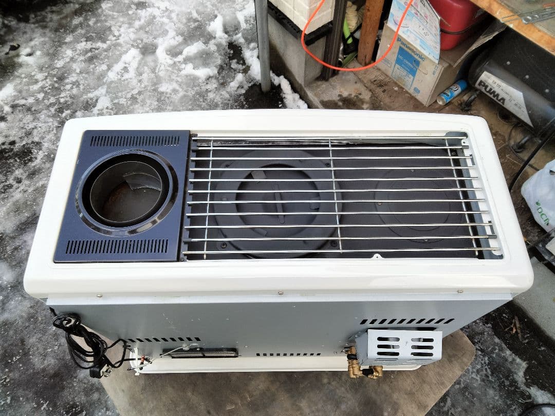 取り切れない傷汚れあり引き取り及び近郊配達限定出品床暖石油ストーブ20年式中古品