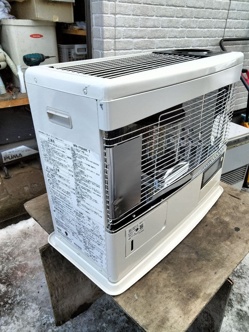 取り切れない傷汚れあり引き取り及び近郊配達限定出品床暖石油ストーブ20年式中古品