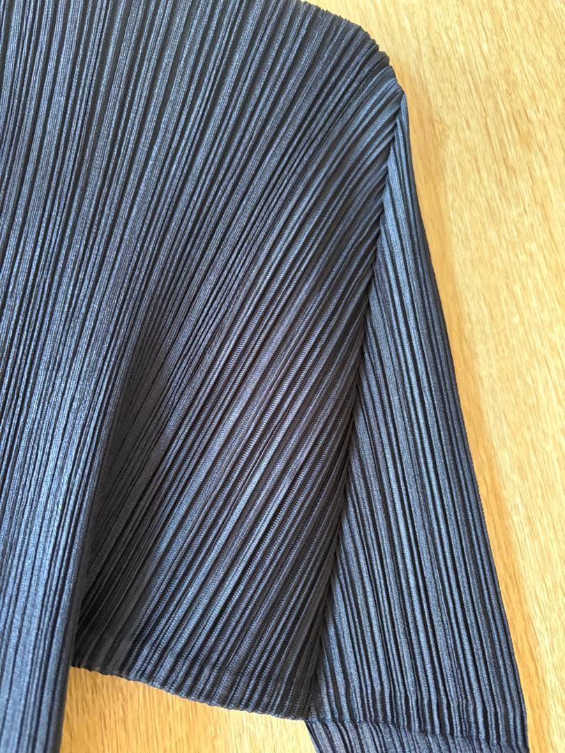 美品　プリーツプリーズ　カーディガン　濃紺