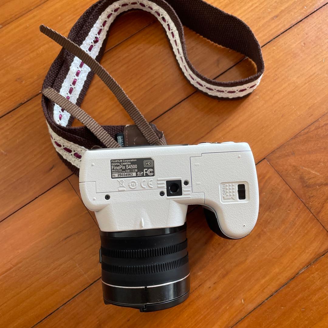 FUJIFILM Finepix S4500 コンパクト デジタルカメラ