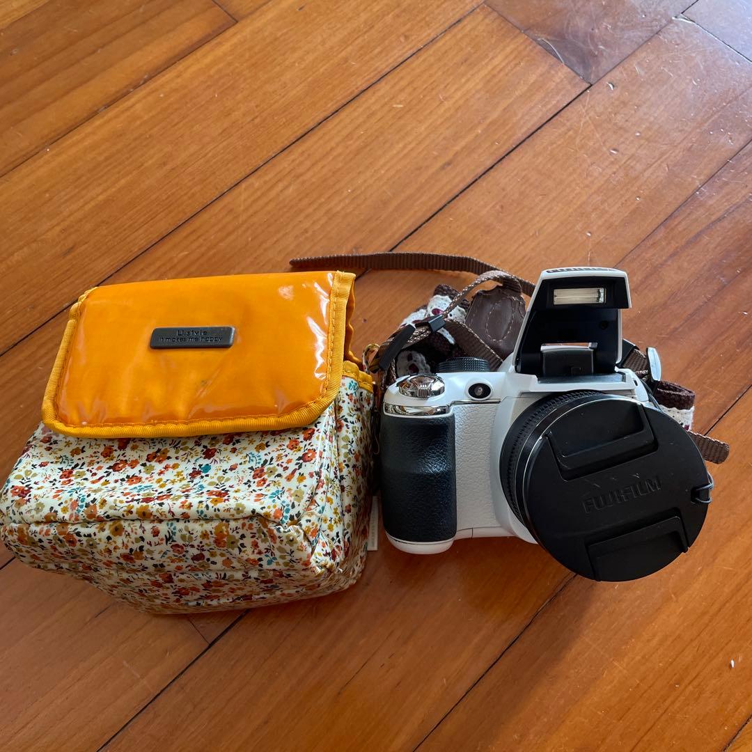 FUJIFILM Finepix S4500 コンパクト デジタルカメラ