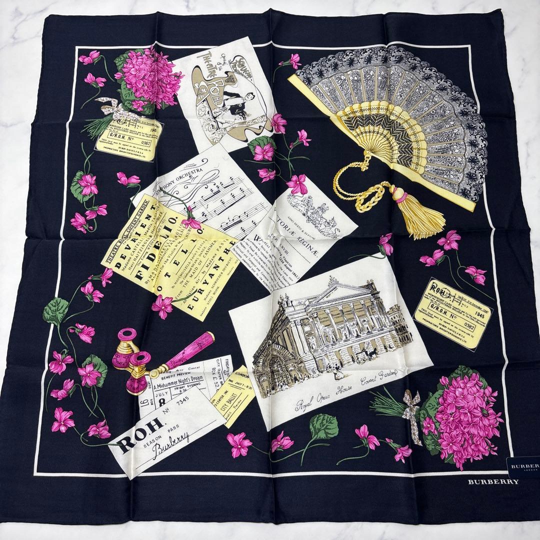 0527 バーバリー　大判ハンカチ　扇子　希少　レア　未使用　タグ付き.