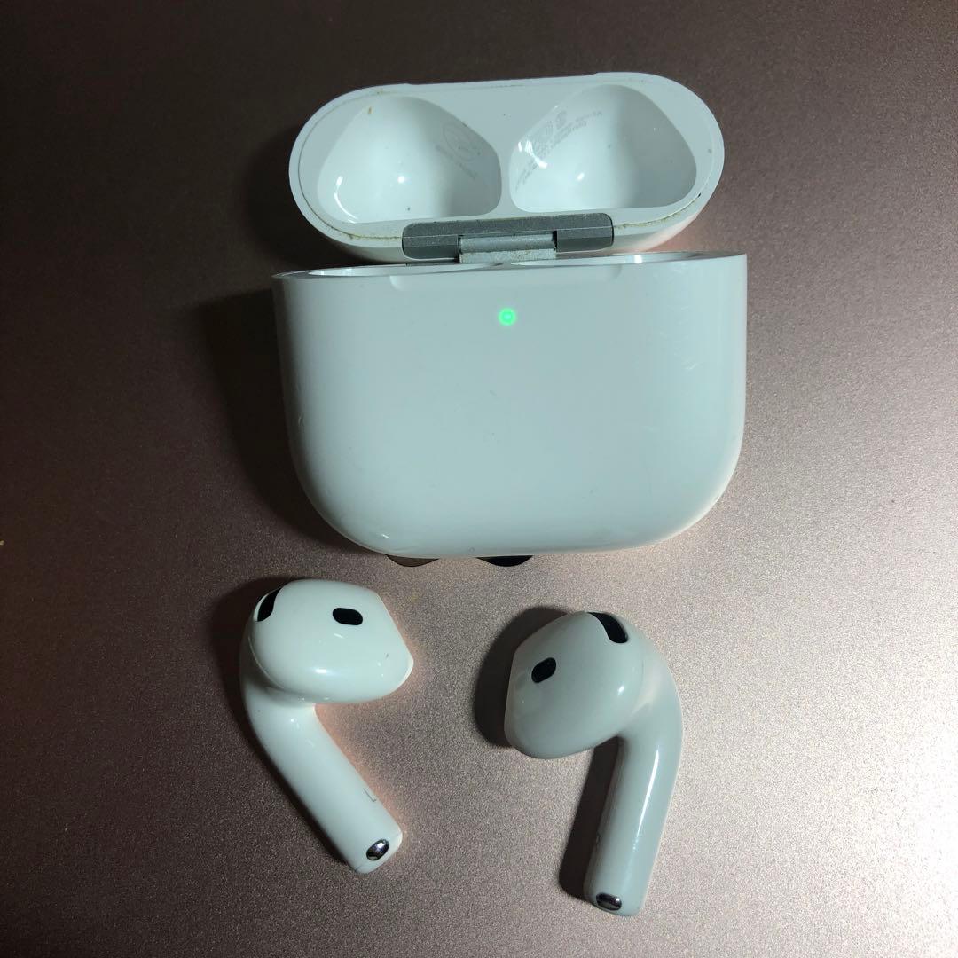Apple AirPods 第4世代　ANC アクティブノイズキャンセリング