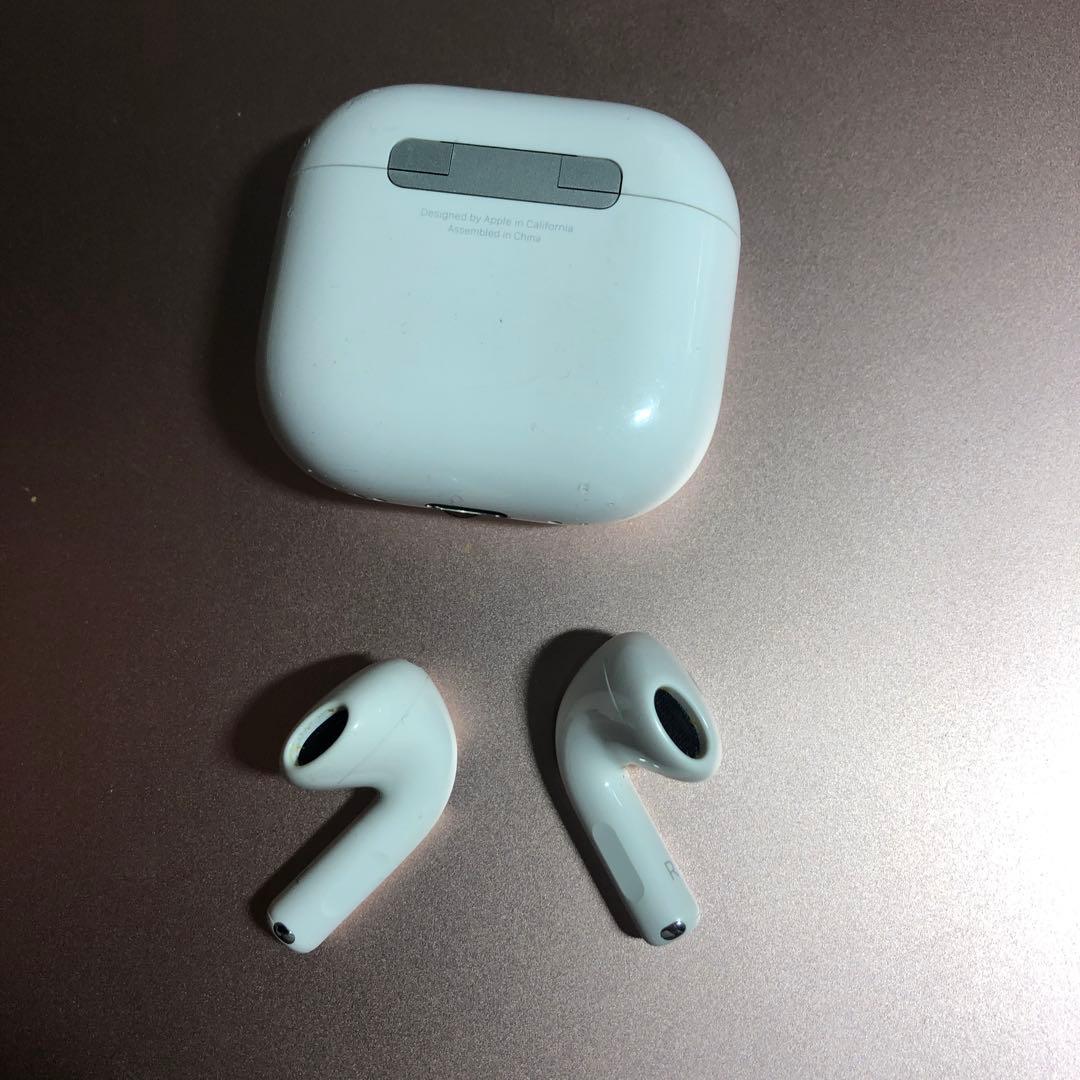 Apple AirPods 第4世代　ANC アクティブノイズキャンセリング