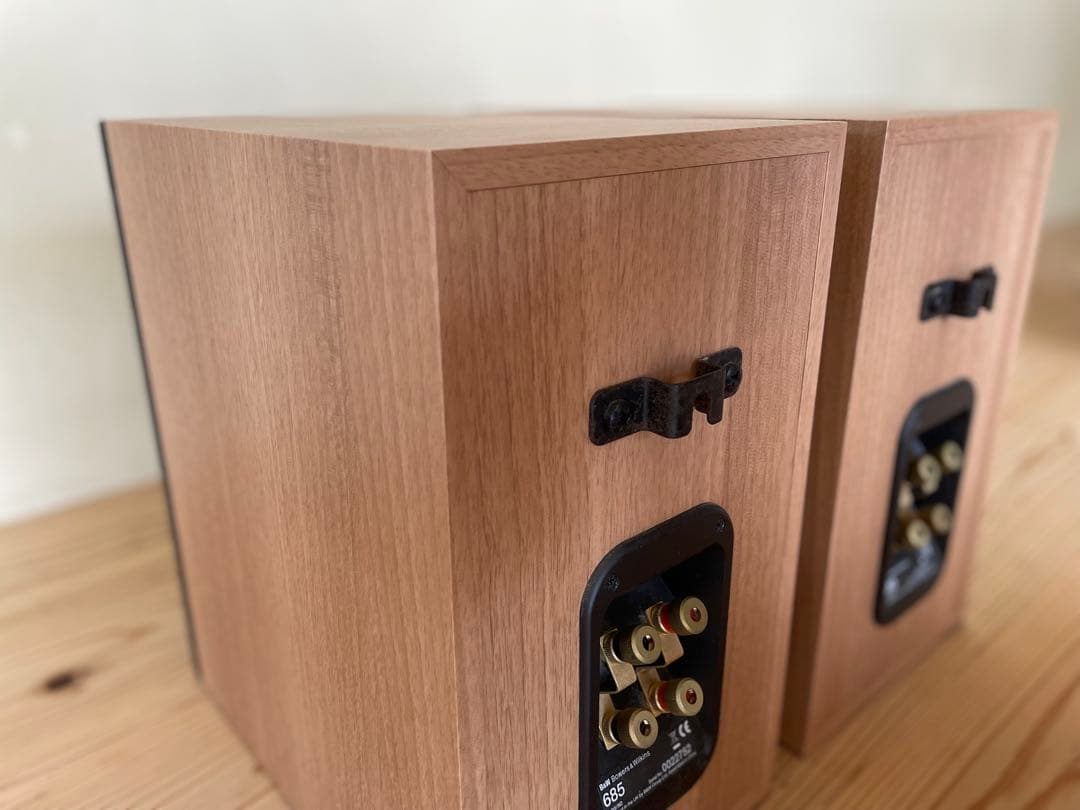 Bowers & Wilkins ブックシェルフスピーカー　685