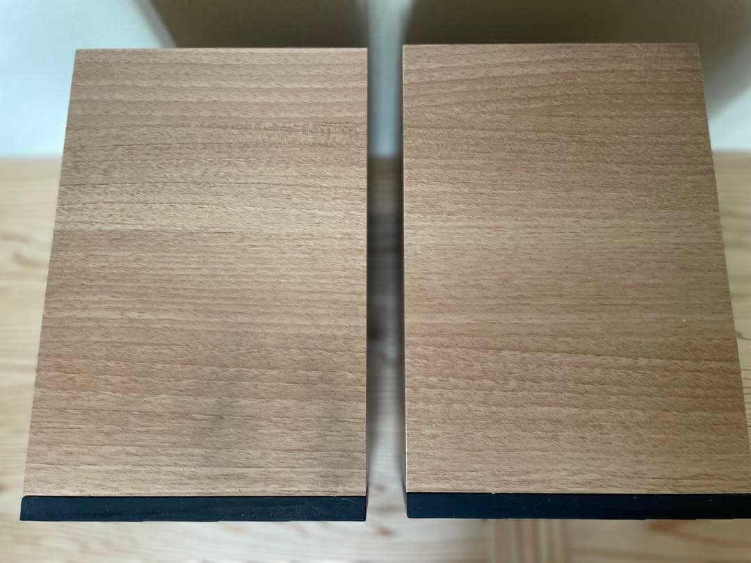 Bowers & Wilkins ブックシェルフスピーカー　685