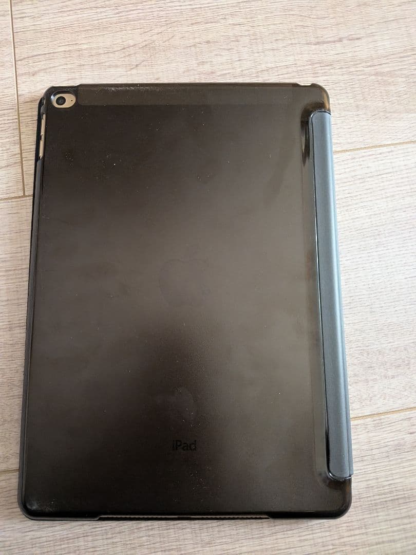 iPadAir2 本体 ブラックカバー付き 64GB
