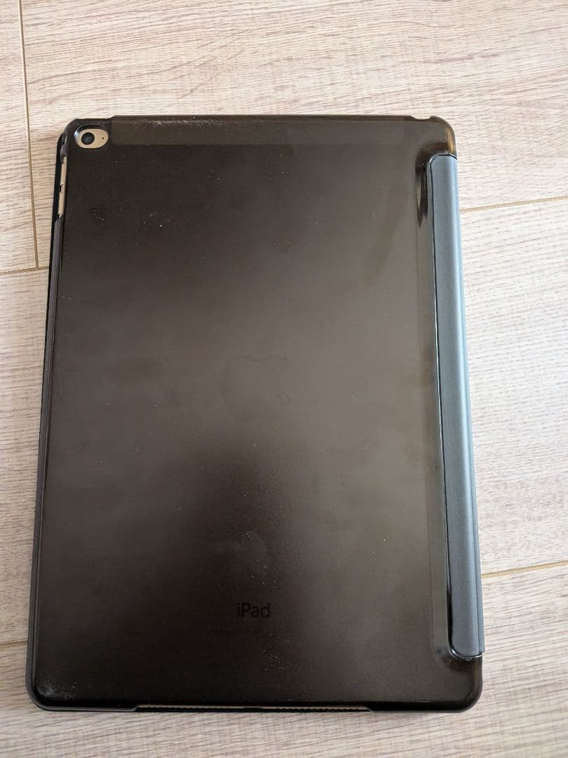 iPadAir2 本体 ブラックカバー付き 64GB