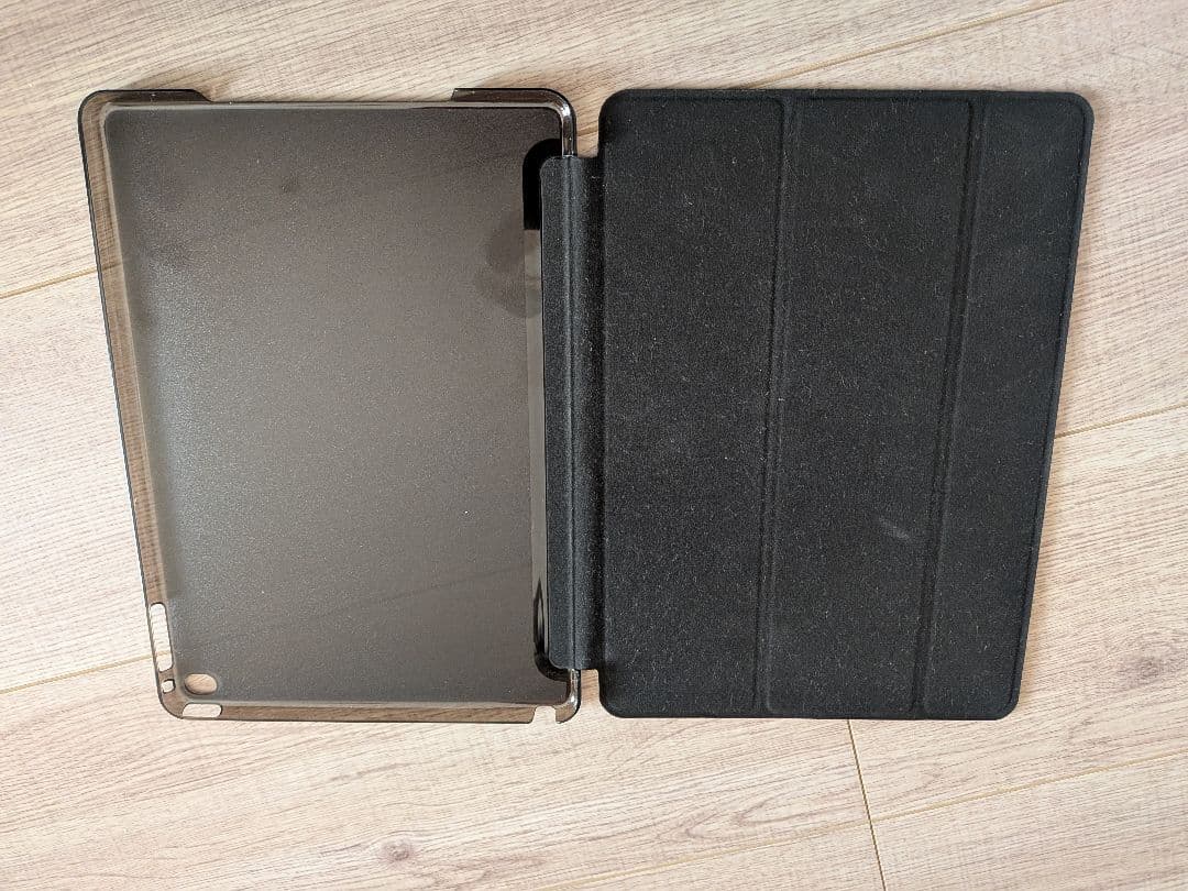 iPadAir2 本体 ブラックカバー付き 64GB