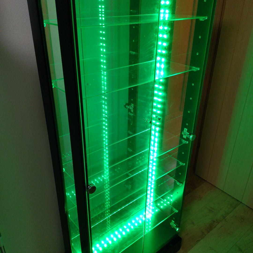 LEDライト、鍵付きコレクションケース 7段