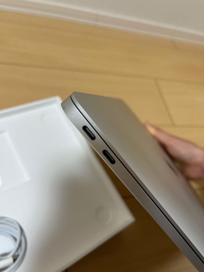 【値下げ】MacBook Air 13インチ i5シルバー 付属品付き