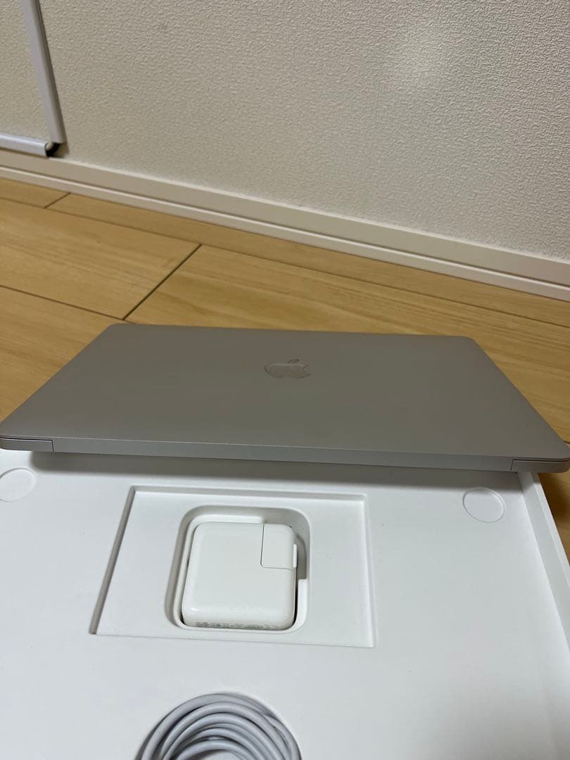 【値下げ】MacBook Air 13インチ i5シルバー 付属品付き