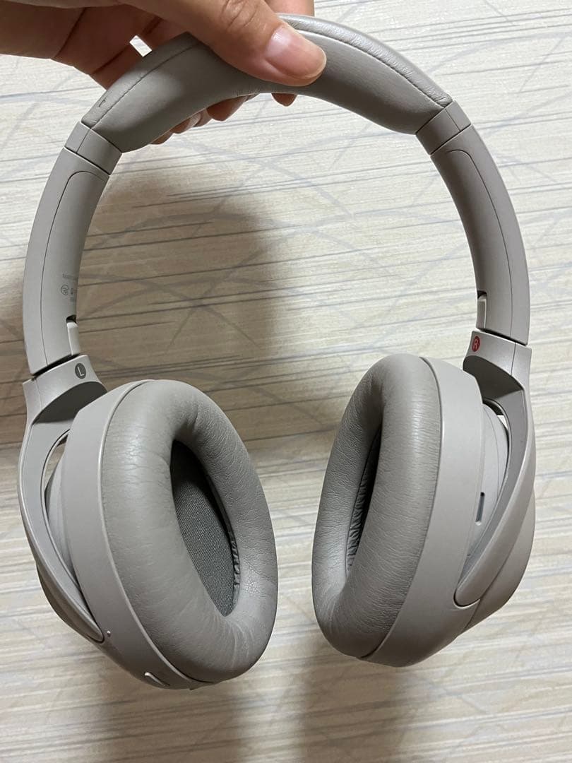 SONY ワイヤレスヘッドホン ホワイトWH-1000XM4