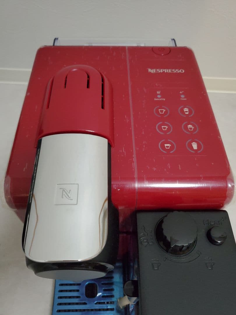 【新品に近い】Nespresso ネスプレッソ ラティシマ・タッチ F511 赤