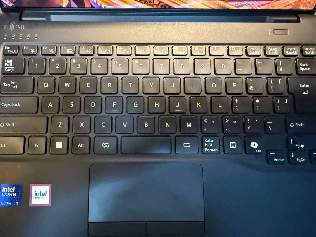 超軽量！LIFEBOOK UH-X／J3 FMVUXJ3B ピクトブラック