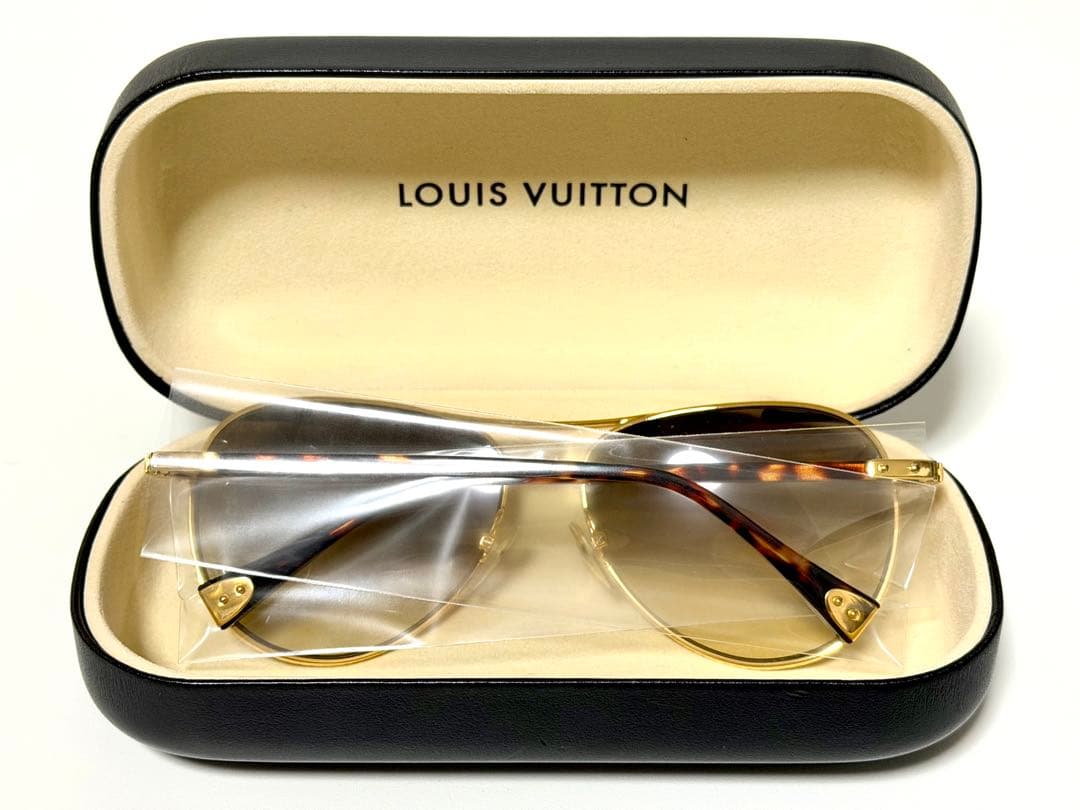 ■おにぎり■✨美品⚜️LOUIS VUITTON⚜️サングラス LV