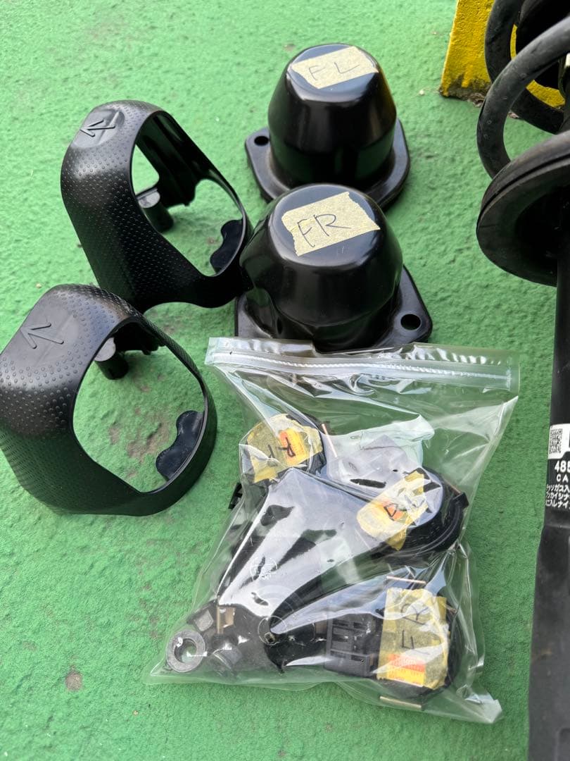 AWS210 210系クラウン 純正ショック&サスペンションアブソーバー1台分